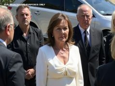 My Stepmom and Her 4 Adult Children All Wore White to My Dad’s Funeral — But What She Read from a Letter Left Everyone Speechless vid